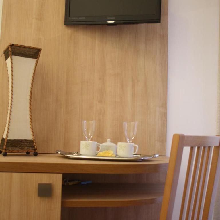 Hotel Camelia - Triple Room with Balcony - 4