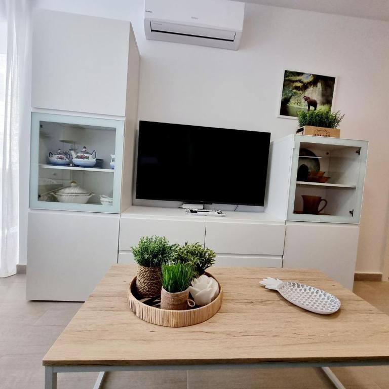 Modern and Cozy Apartment Just Steps from Los Locos Beach - Apartment - 5