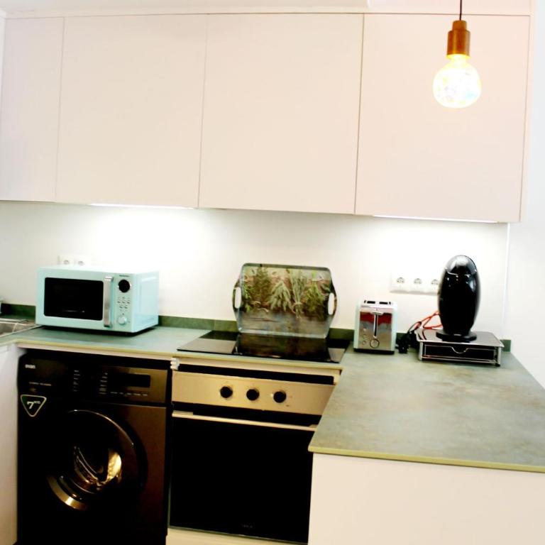 Modern and Cozy Apartment Just Steps from Los Locos Beach - Apartment - 14
