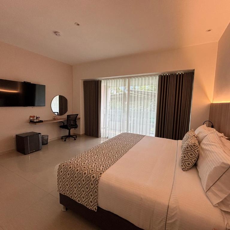 Casa Aurora Luxury Hotel - Habitación con cama extragrande. - 3