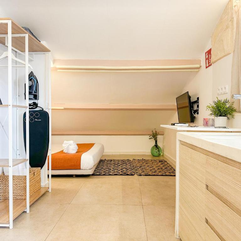 Moona Hostal Altea - Habitación Doble Económica - 4