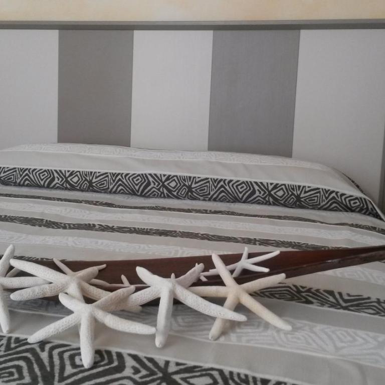 Hotel Camelia - Double Room with Balcony - 6