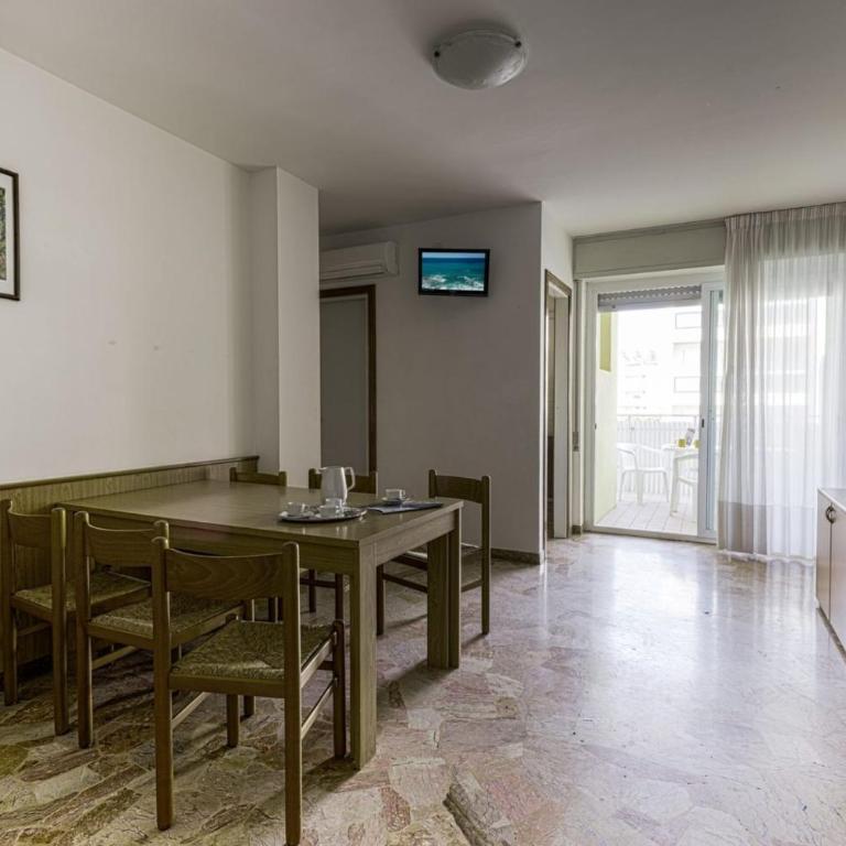 Seaside getaway with terrace in Bibione - Apartment - 2