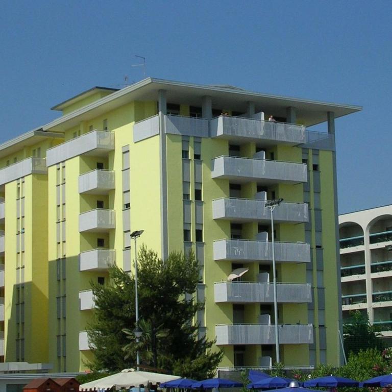 Beachside retreat with terrace in Bibione - Appartamento - 12
