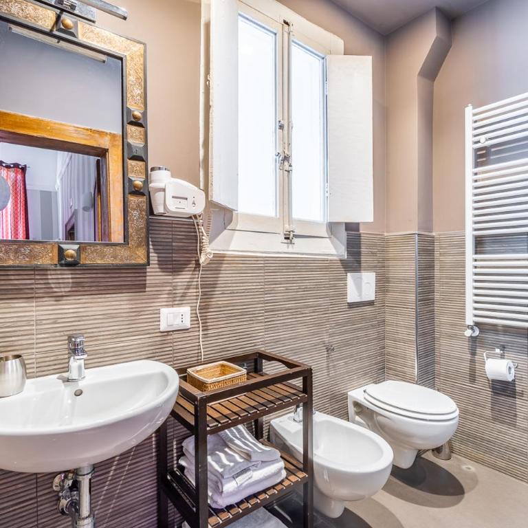 Vittorio's - Suite King con Balcone - 8