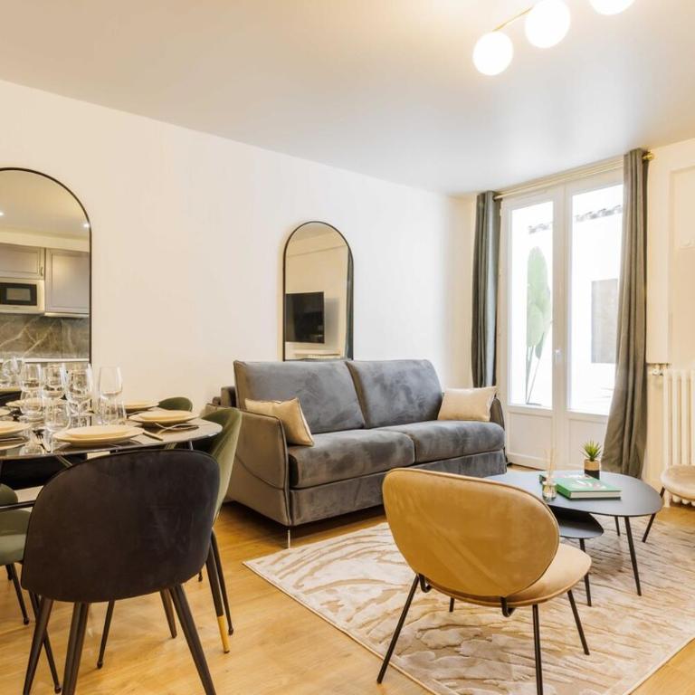 Apartment 3 Min from Haussmann, Sleeps 6 , 2BDR - Two-Bedroom Apartment - 9