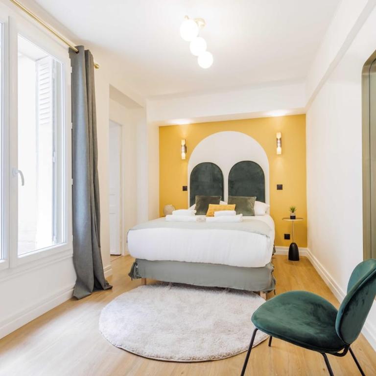 Apartment 3 Min from Haussmann, Sleeps 6 , 2BDR - Two-Bedroom Apartment - 20