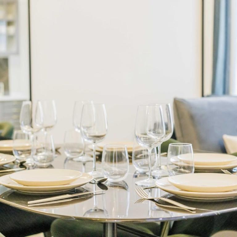 Apartment 3 Min from Haussmann, Sleeps 6 , 2BDR - Two-Bedroom Apartment - 13