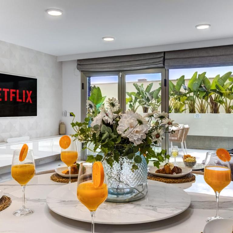 SEA VIEW I POOL I PRIVATE GARAGE I WI-FI I WINE l COFFEE - Apartamento de 3 dormitorios - 12