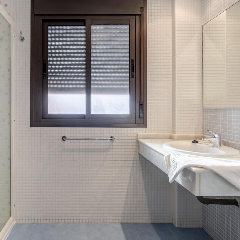 El Mocan Deluxe House - Padel, Pool & Terrace - Apartamento con vistas a la piscina - 21