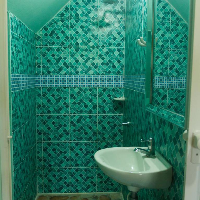 Hotel Calamari Baru - Habitación Familiar con baño privado - 1