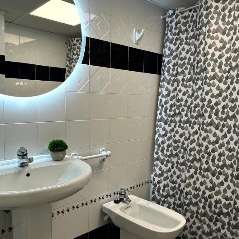 CAPRI GANDIA PRIMERA LÍNEA - Alquiler solo familias - Apartamento 1 dormitorio con vistas al mar y terraza - 6