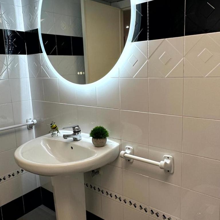 CAPRI GANDIA PRIMERA LÍNEA - Alquiler solo familias - Apartamento 1 dormitorio con vistas al mar y terraza - 9