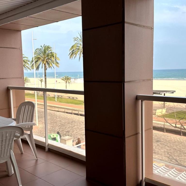 CAPRI GANDIA PRIMERA LÍNEA - Alquiler solo familias - Apartamento 1 dormitorio con vistas al mar y terraza - 16