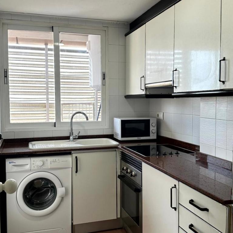 CAPRI GANDIA PRIMERA LÍNEA - Alquiler solo familias - Apartamento 1 dormitorio con vistas al mar y terraza - 23