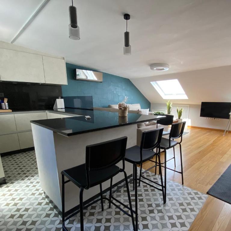Ático 22 - céntrico, aire acondicionado y parking - Two-Bedroom Apartment - 40