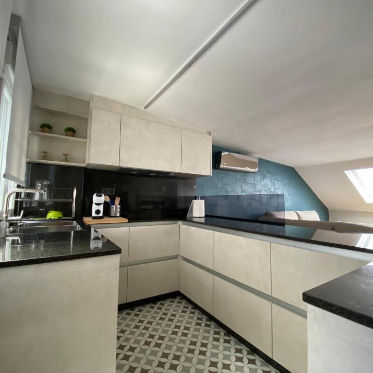 Ático 22 - céntrico, aire acondicionado y parking - Two-Bedroom Apartment - 41