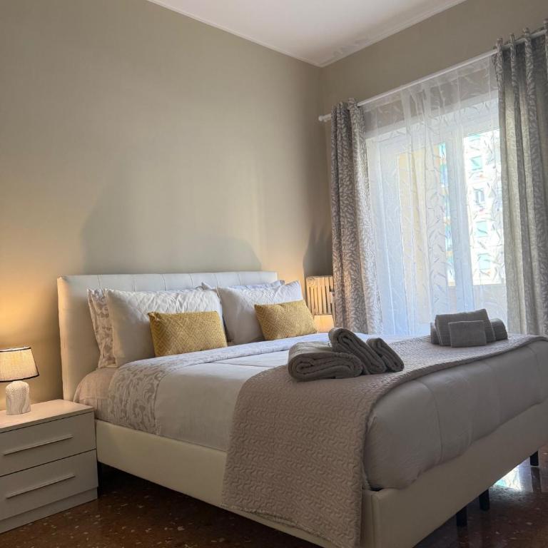 Alexander's Home close to Metro A - Appartamento con 2 Camere da Letto - 2