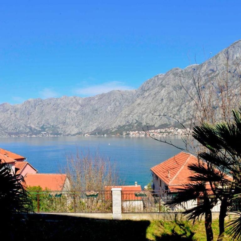 Apartments Boka bay - One-Bedroom Apartment with Balcony and Water View - 13