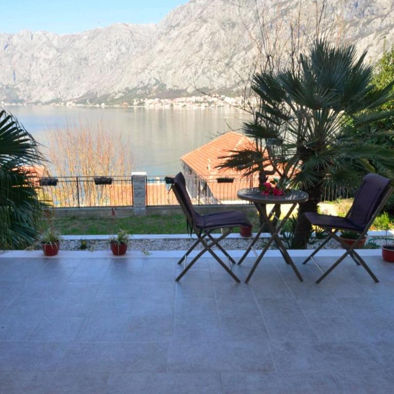 Apartments Boka bay - Two-Bedroom Apartment with Balcony and Sea View - 1