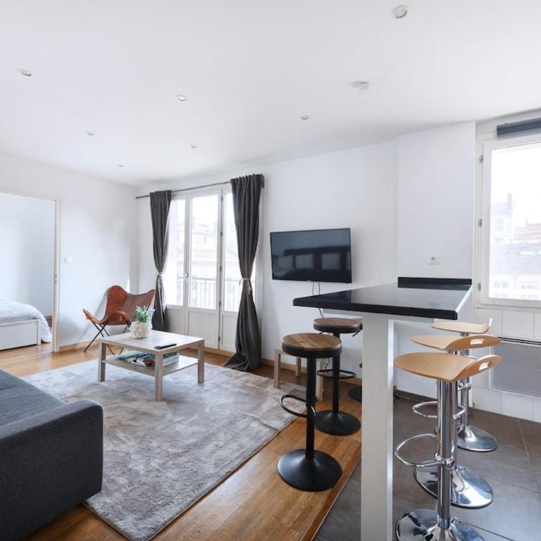 Charmant T3 au Cœur de Lyon 7ème - Appartement 2 Chambres - 19