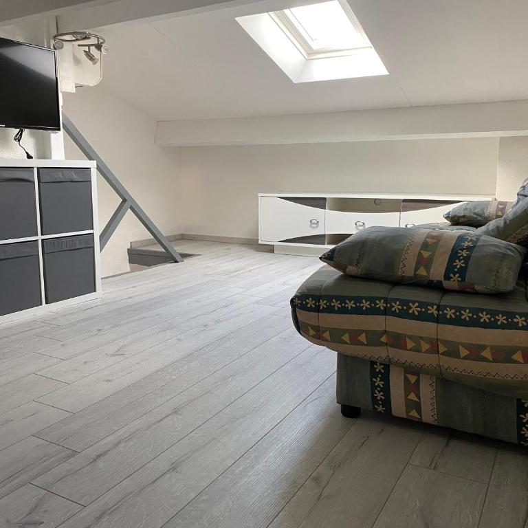 Maison avec cour 8 personnes - Bazarette - Three-Bedroom House - 7