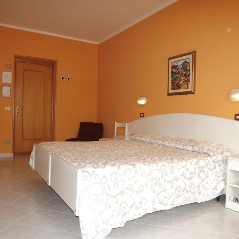 Hotel Cristina - Camera Matrimoniale - 2