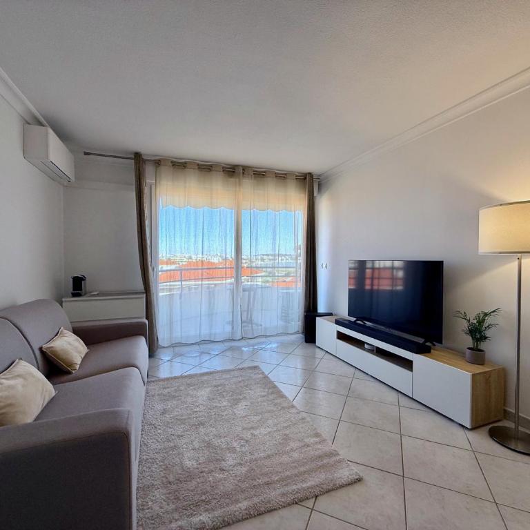 Elegant Apartment with Private Pool, Parking & 5min to beach - Appartamento con 1 Camera da Letto - 2