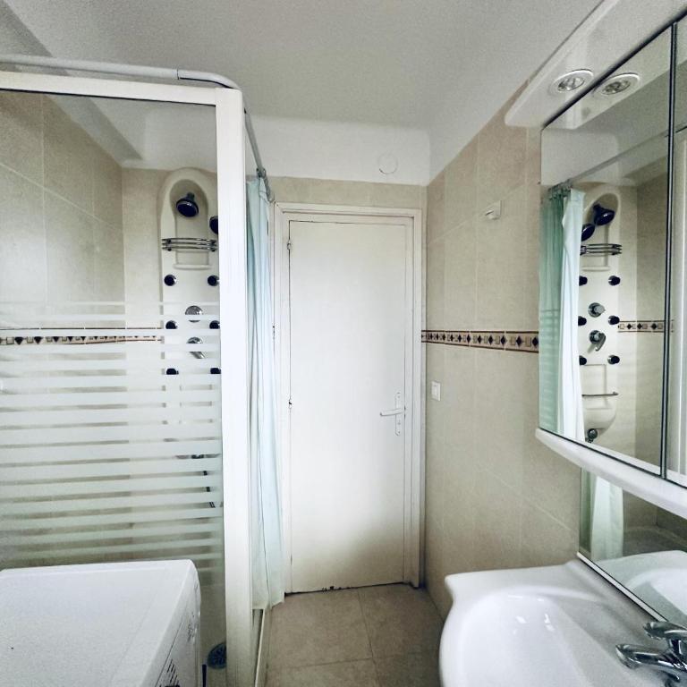 Cómodo Apartamento Cerca de la Playa en Roses - ES-258-124 - Apartment - 21