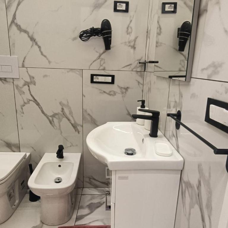 MAISON PITTa' 23 - Appartamento con 1 Camera da Letto - 23