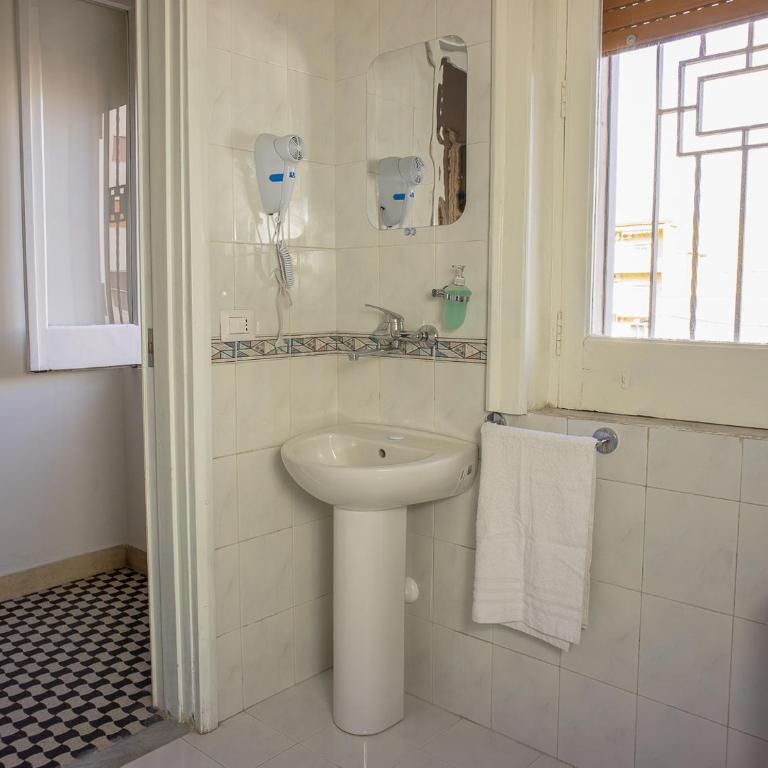 Apartment Enea - Camera Matrimoniale Budget - 3