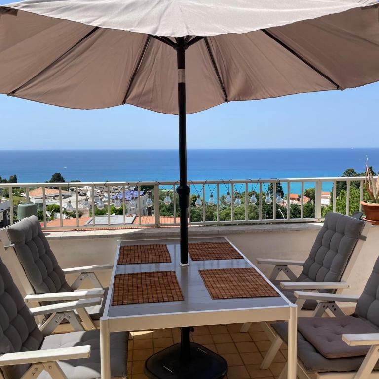 Apartment With Sea View - Two-Bedroom Apartment with Sea View - 4