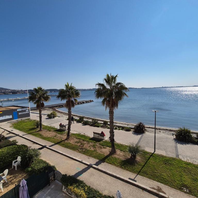 Studio 19m2 classé 1, vue sur étang de Thau, 200m des cures, 2eme Étage sans ascenseur - Appartement 1 Chambre - 6