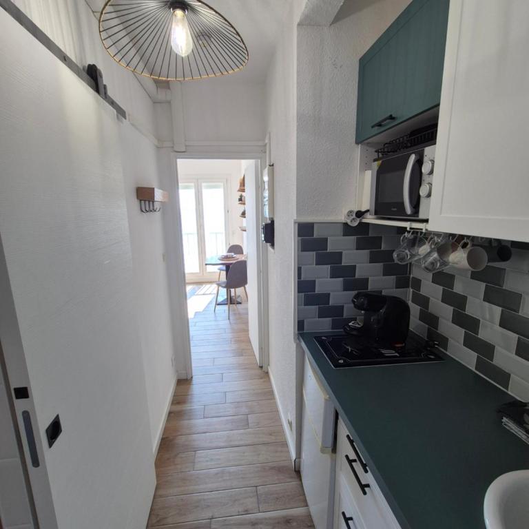 Studio 19m2 classé 1, vue sur étang de Thau, 200m des cures, 2eme Étage sans ascenseur - Appartement 1 Chambre - 22