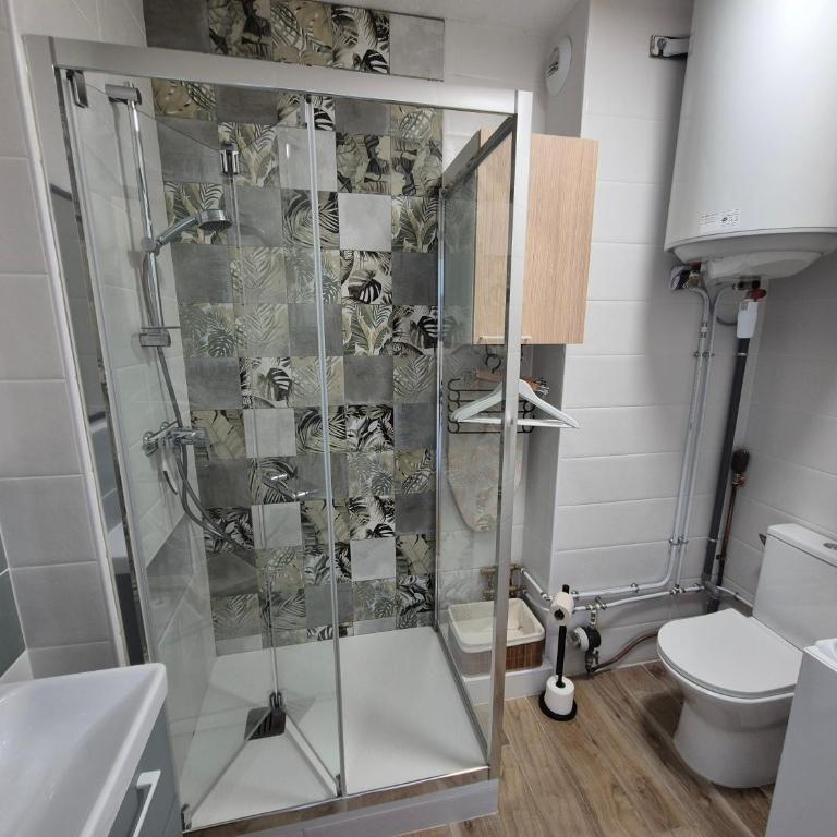Studio 19m2 classé 1, vue sur étang de Thau, 200m des cures, 2eme Étage sans ascenseur - Appartement 1 Chambre - 29