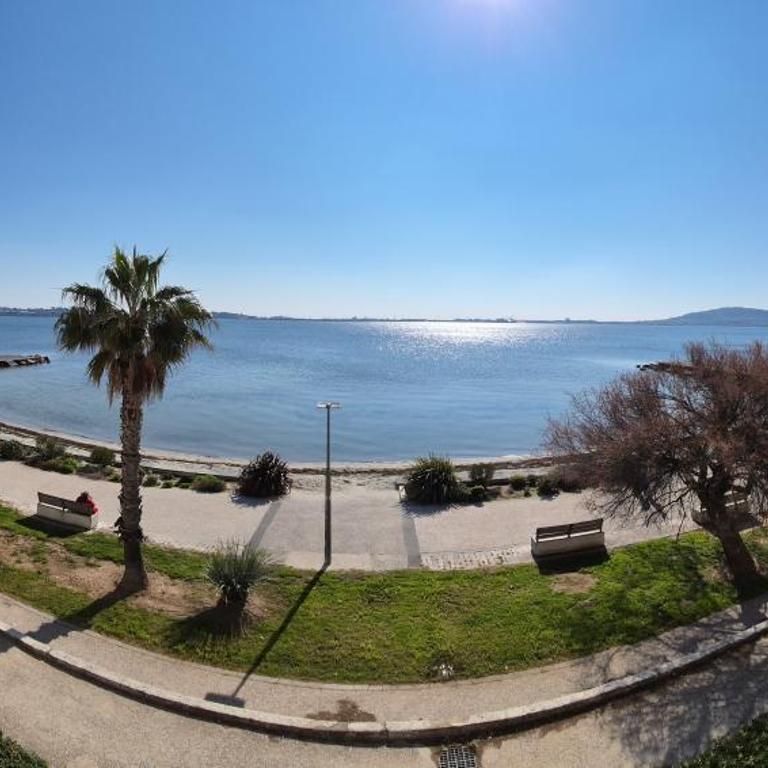 Studio 19m2 classé 1, vue sur étang de Thau, 200m des cures, 2eme Étage sans ascenseur - Appartement 1 Chambre - 33