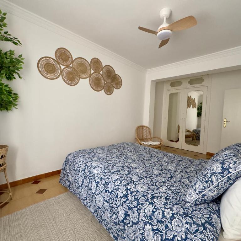 Los Naranjos Apartment - Three-Bedroom Apartment with Balcony - 10