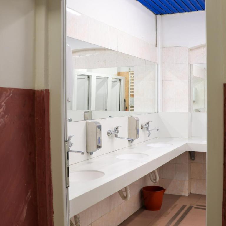 Beograd Budget Rooms Jelica - Dvokrevetna Soba sa Bračnim Krevetom i Zajedničkim Kupatilom - 10