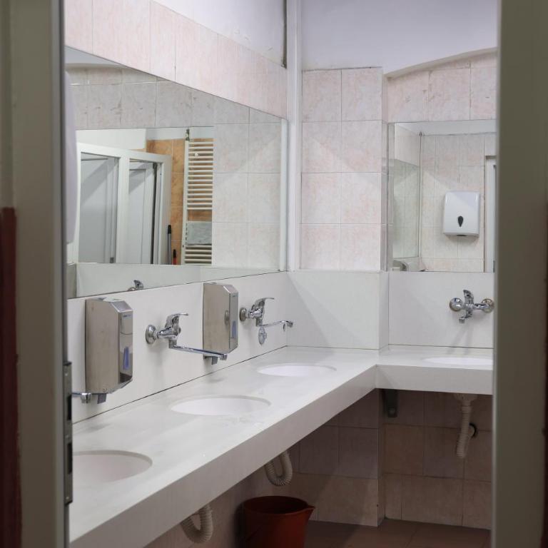 Beograd Budget Rooms Jelica - Dvokrevetna Soba sa Bračnim Krevetom i Zajedničkim Kupatilom - 12