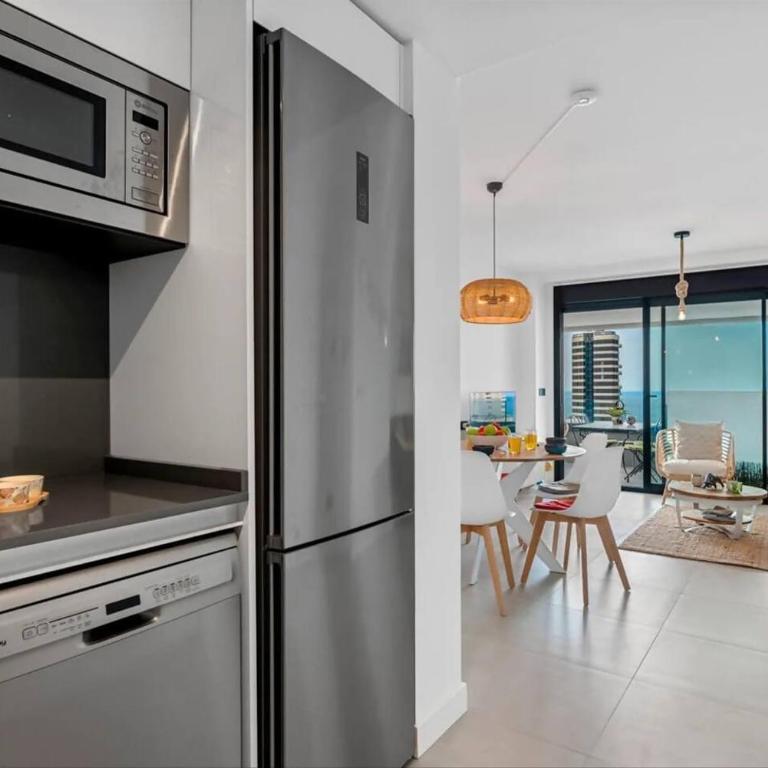 Apartamento H&M con Padel, Piscina y vistas al mar - Three-Bedroom Apartment - 5
