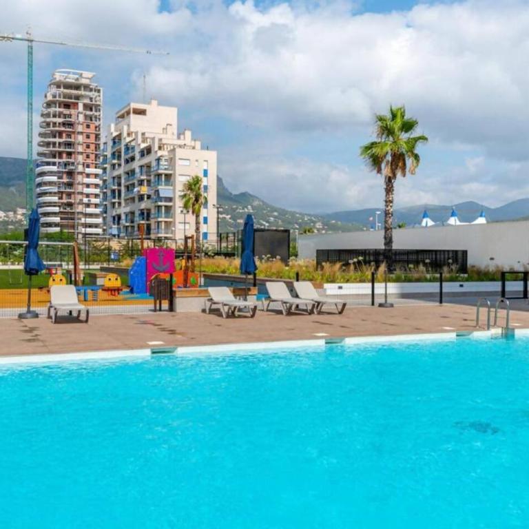 Apartamento H&M con Padel, Piscina y vistas al mar - Three-Bedroom Apartment - 11