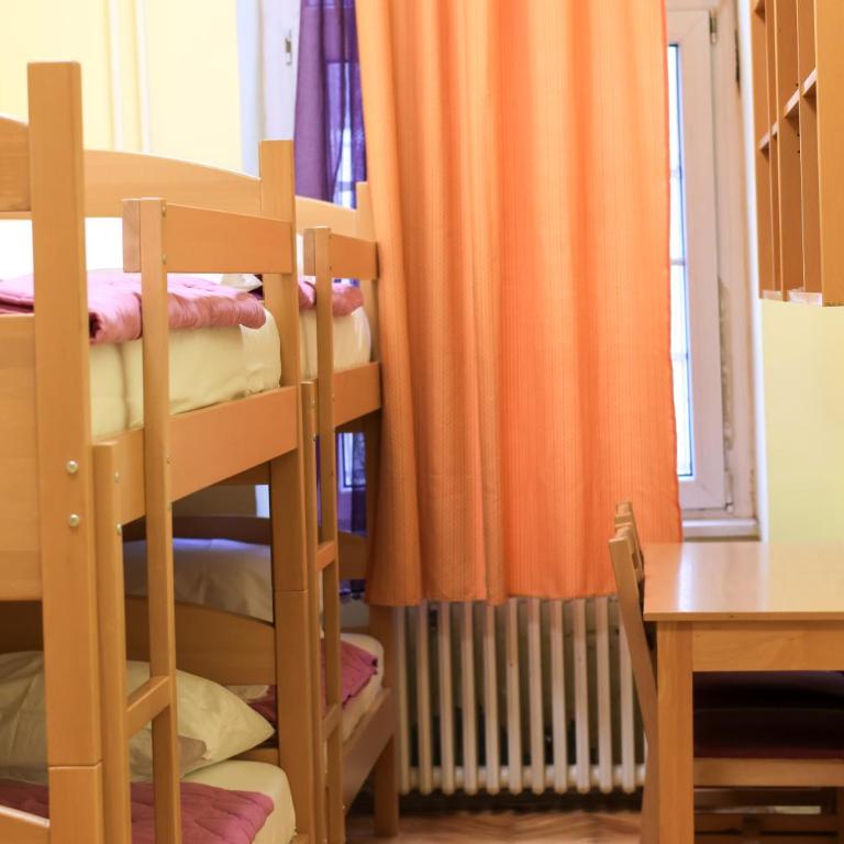 Beograd Budget Rooms Jelica - Osnovna Trokrevetna Soba sa Zajedničkim Kupatilom - 26