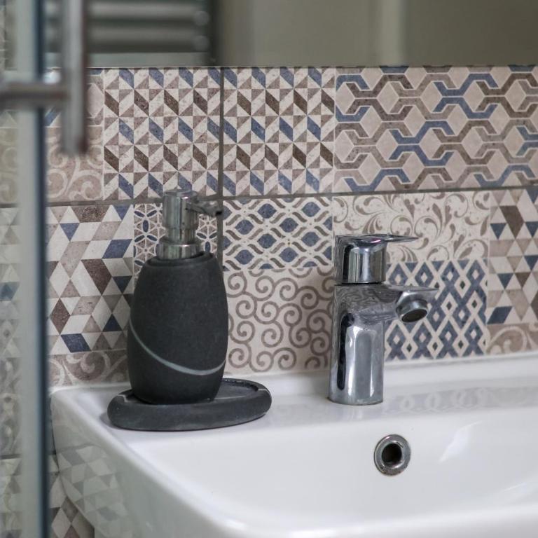 Beograd Budget Rooms Jelica - Dvokrevetna Soba sa Bračnim Krevetom i Sopstvenim Kupatilom - 14