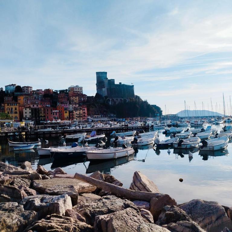Appartamento N6 San Terenzo Lerici-4 posti letto-parcheggio privato- aria condizionata - Appartamento Monolocale - 1