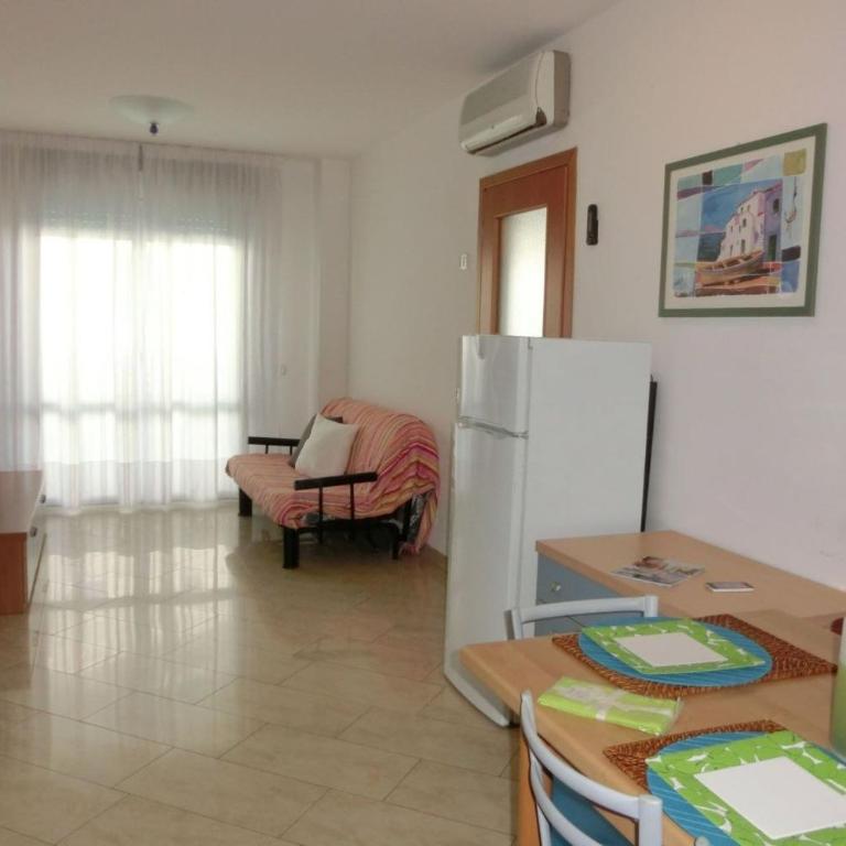 Cozy apartment 200mt from the beach - Appartement - 4