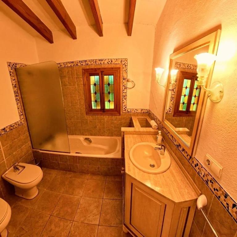 Charming Villa in area of Pollensa by Renthousing - Three-Bedroom Villa - 4
