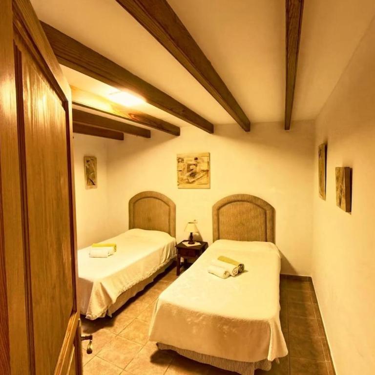 Charming Villa in area of Pollensa by Renthousing - Three-Bedroom Villa - 16
