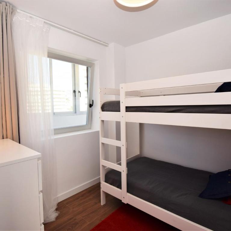 Ref 240 - Apartamento con 3 dormitorios - Frente al océano - 11