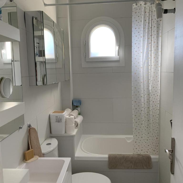 Charmant T2 a 500 m du port avec parking privé - Apartamento de 1 dormitorio - 13