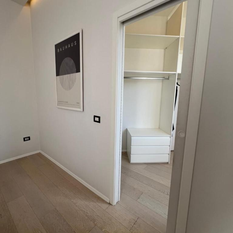 Modern Florence - Two-Bedroom Apartment - 9
